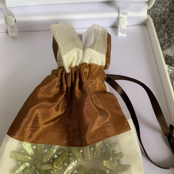 Fresh water pearls one strand with a rough  cut jade pendant - Picture 5 of 5